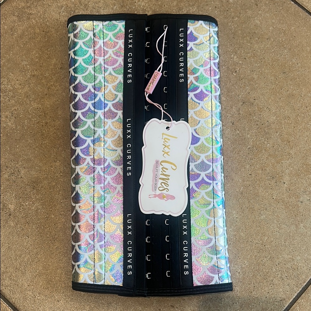 Brand New in Package Luxx Curves Waist Trainer, size 3XL, medium torso